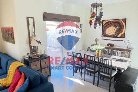 Al Reef, Abu Dhabi, BAE’de satılık villa 4 yatak odası, 225.2 m² No 432989 - fotoğraf 8