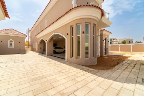 Villa Dubaijā, AAE 6 istabas, 882 m2 Nr. 695940 - attēls 3