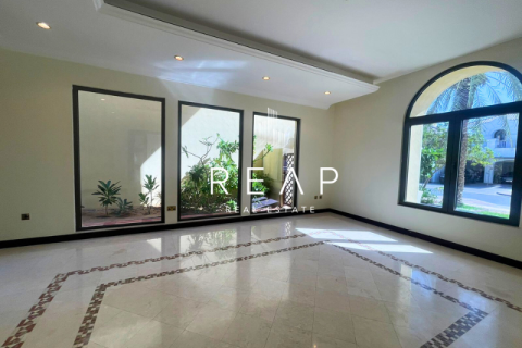 Villa Palm Jumeirah, Dubaijā, AAE 5 istabas, 622.4 m2 Nr. 499590 - attēls 2