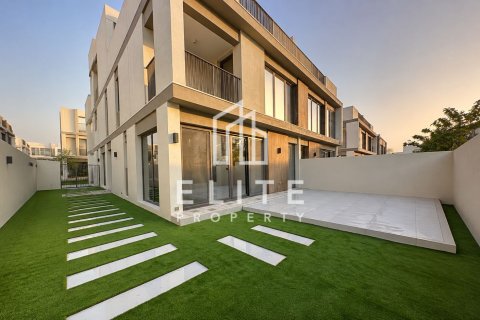 Vila u gradu Tilal Al Ghaf, Dubai, UAE 5 spavaće sobe, 256 m2 Br. 762969 - Slika 1