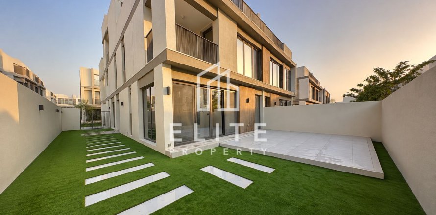 Vila u gradu Tilal Al Ghaf, Dubai, UAE 5 spavaće sobe, 256 m2 Br. 762969