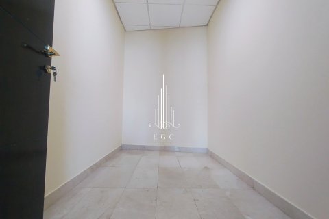 Apartament de închiriat în Hamdan Street, Abu Dhabi, EAU 3 dormitoare, 241.5 mp.  №578701 - poză 16