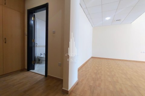 Apartament de închiriat în Hamdan Street, Abu Dhabi, EAU 3 dormitoare, 241.5 mp.  №578701 - poză 15