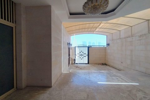 Villa zur Miete in Tourist Club Area, Abu Dhabi, VAE 5 Schlafzimmer, 418.1 m2 Nr. 578704 - Foto 17
