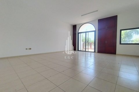 Villa zur Miete in Tourist Club Area, Abu Dhabi, VAE 5 Schlafzimmer, 418.1 m2 Nr. 578704 - Foto 29