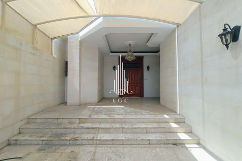 Villa zur Miete in Tourist Club Area, Abu Dhabi, VAE 5 Schlafzimmer, 418.1 m2 Nr. 578704 - Foto 18