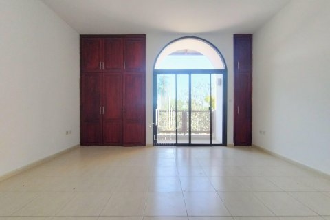 Villa zur Miete in Tourist Club Area, Abu Dhabi, VAE 5 Schlafzimmer, 418.1 m2 Nr. 578704 - Foto 4
