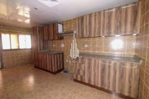 Villa zur Miete in Tourist Club Area, Abu Dhabi, VAE 5 Schlafzimmer, 418.1 m2 Nr. 578704 - Foto 11