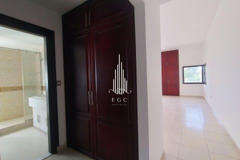 Villa zur Miete in Tourist Club Area, Abu Dhabi, VAE 5 Schlafzimmer, 418.1 m2 Nr. 578704 - Foto 26