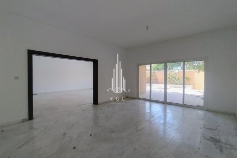 Villa zur Miete in Tourist Club Area, Abu Dhabi, VAE 5 Schlafzimmer, 418.1 m2 Nr. 578704 - Foto 25