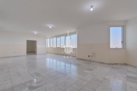Lakás itt: Al Khalidiya, Abu Dhabi, EAE, 4 hálószoba, 260.1 m², azonosító: 578703 - fénykép 16