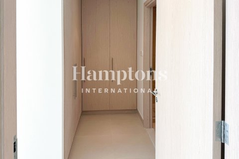 Apartment in The Views, Dubai, UAE 2 bedrooms, 112.87714500 sq.m. № 758141 - photo 2