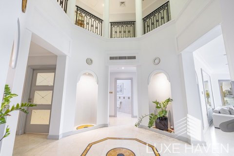 Villa te huur in Palm Jumeirah, Dubai, VAE 4 slaapkamers, 496.47 vr.m., nr 338566 - foto 10