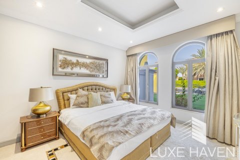 Villa te huur in Palm Jumeirah, Dubai, VAE 4 slaapkamers, 496.47 vr.m., nr 338566 - foto 5