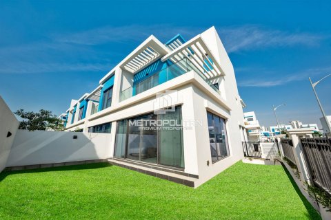 Casa urbana em Damac Lagoons, Dubai, EAU 5 quartos, 302 m2 № 665235