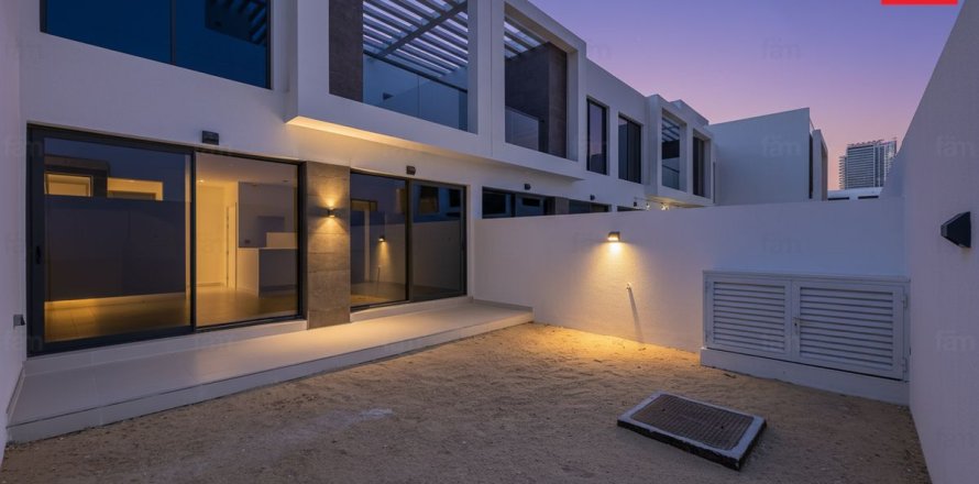 Dubai、UAEにあるタウンハウス 3ベッドルーム、138 m2 No659060