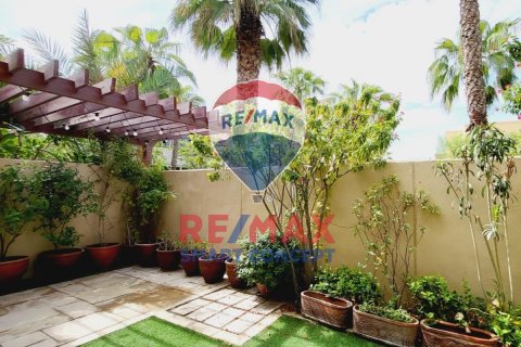 Villa til salg i Al Raha Gardens, Abu Dhabi, UAE 5 soveværelser, 585.3 kvm № 436487 - foto 15