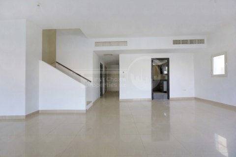 Villa en alquiler en Al Reef, Abu Dhabi, EAU 5 dormitorios, 348.4 m2 № 407210 - foto 5