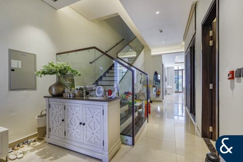 Al Furjan、Dubai、UAEにあるヴィラ 4ベッドルーム、311 m2 No684968
