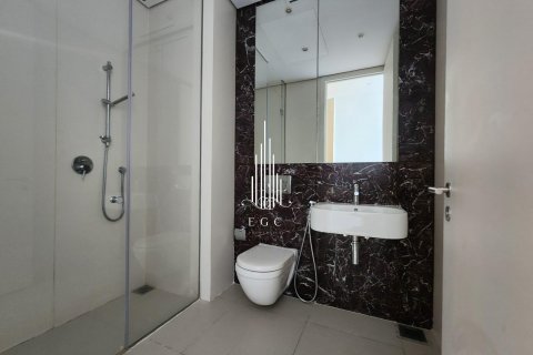 Apartment in Corniche Road, Abu Dhabi, UAE 4 bedrooms, 204.4 sq.m. № 535335 - photo 18