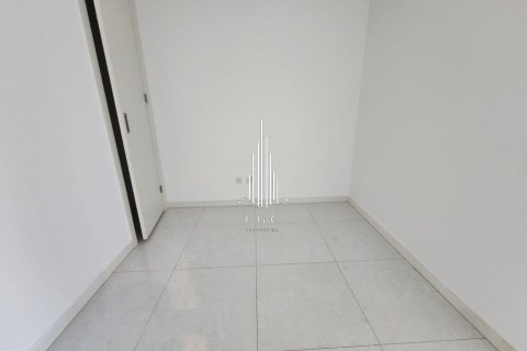 Apartment in Corniche Road, Abu Dhabi, UAE 4 bedrooms, 204.4 sq.m. № 535335 - photo 16