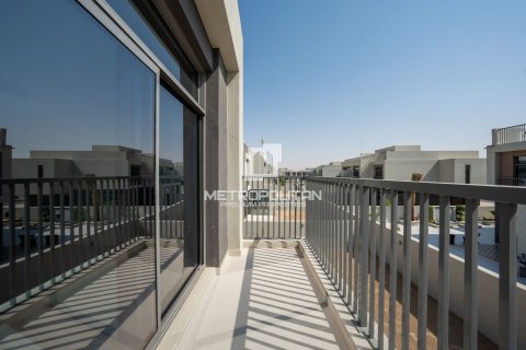 Townhouse in Dubai South (Dubai World Central), Dubai, UAE 4 bedrooms, 368 sq.m. № 664499 - photo 13