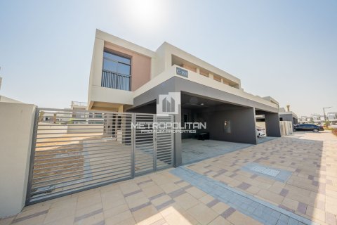 Townhouse in Dubai South (Dubai World Central), Dubai, UAE 4 bedrooms, 368 sq.m. № 664499 - photo 29