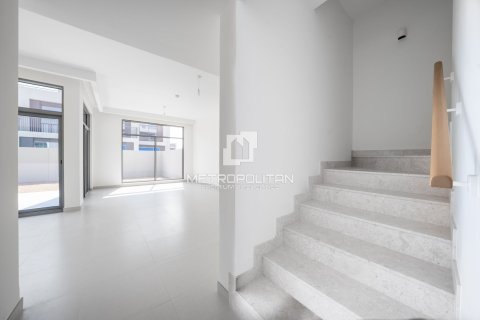 Townhouse in Dubai South (Dubai World Central), Dubai, UAE 4 bedrooms, 368 sq.m. № 664499 - photo 23