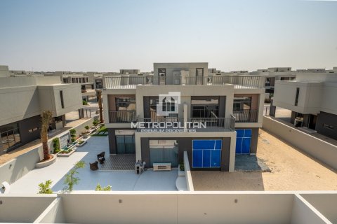 Townhouse in Dubai South (Dubai World Central), Dubai, UAE 4 bedrooms, 368 sq.m. № 664499 - photo 7