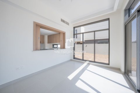 Townhouse in Dubai South (Dubai World Central), Dubai, UAE 4 bedrooms, 368 sq.m. № 664499 - photo 26