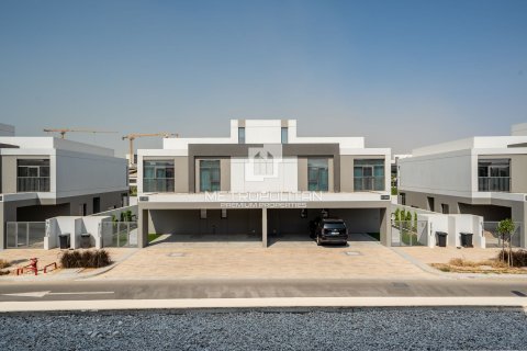 Townhouse in Dubai South (Dubai World Central), Dubai, UAE 4 bedrooms, 368 sq.m. № 664499 - photo 9