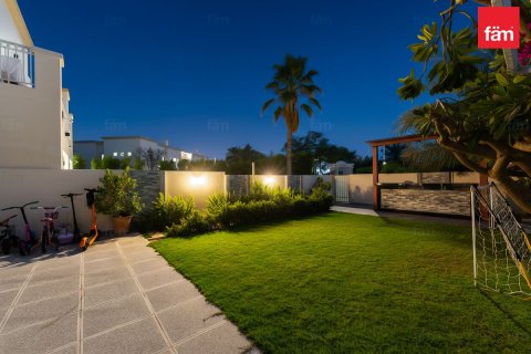 Vila u Dubai, UAE 3 spavaćih soba, 254.9 m2 Br. 687228 - fotografija 19