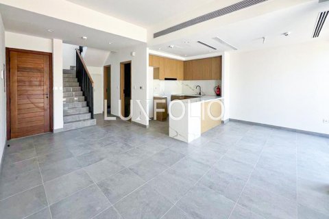 Maison de ville à louer à Dubai Land, Dubai, EAU 3 chambres, 184 m2 № 628380 - photo 2