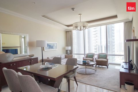 Apartamento para arrendamento em Downtown Dubai (Downtown Burj Dubai), Dubai, EAU 1 quarto, 79.3 m2 № 766602 - foto 2