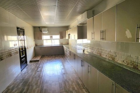 ویلا برای فروش در Khuzam، Ras Al Khaimah، امارات متحده عربی 5 خوابه ، 650 متر مربع ، شماره 735026 - تصویر 11