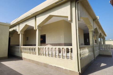 ویلا برای فروش در Khuzam، Ras Al Khaimah، امارات متحده عربی 5 خوابه ، 650 متر مربع ، شماره 735026 - تصویر 3