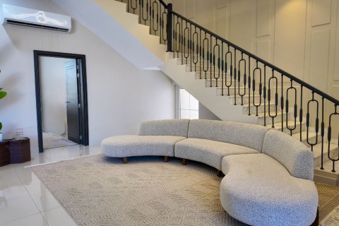 Vila di Ras Al Khaimah, UEA 5 kamar tidur, 929 m2 nomor 735000 - foto 5