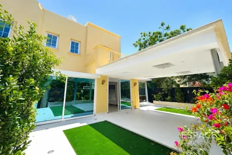 Villa i The Springs, Dubai, UAE 3 soveværelser, 195 kvm № 738175