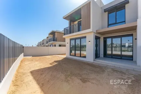 Villa in affitto a Jebel Ali, Dubai, EAU 4 camere da letto, 300 mq. № 738177 - foto 3