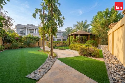 Villa em Wadi Al Safa 2, Dubai, EAU 5 quartos, 814 m2 № 723281