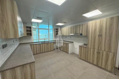 Willa do wynajęcia w Khalifa City, Abu Dhabi, ZEA 6 sypialnie, 836.1 mkw., nr 500698 - zdjęcie 15