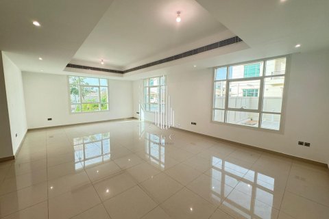 וילה ב Khalifa City, Abu Dhabi, איחוד האמירויות 6 חדרי שינה, 836.1 מ