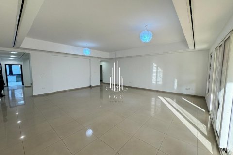 Villa in affitto a Baniyas, Abu Dhabi, EAU 8 camere da letto, 1207.7 mq. № 500695 - foto 2