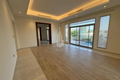 Villa i Al Raha Beach, Abu Dhabi, Emiratene 5 soverom, 471.9 kvm nr. 500694