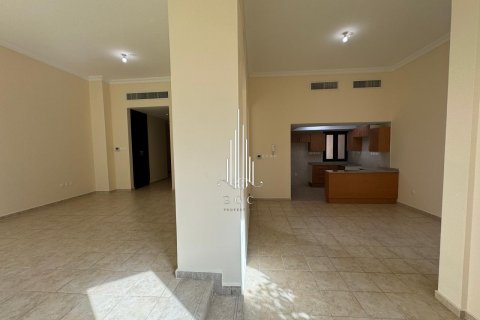 Villa til leje i Al Khalidiya, Abu Dhabi, UAE 4 soveværelser, 276 kvm № 500693 - foto 11