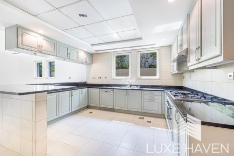 Villa itt: Jumeirah Park, Dubai, EAE, 4 hálószoba, 402.73 m², azonosító: 349595 - fénykép 7