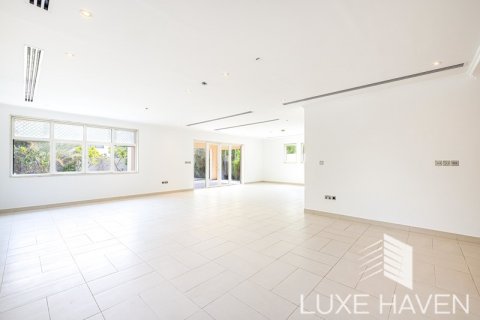Villa itt: Jumeirah Park, Dubai, EAE, 4 hálószoba, 402.73 m², azonosító: 349595 - fénykép 2