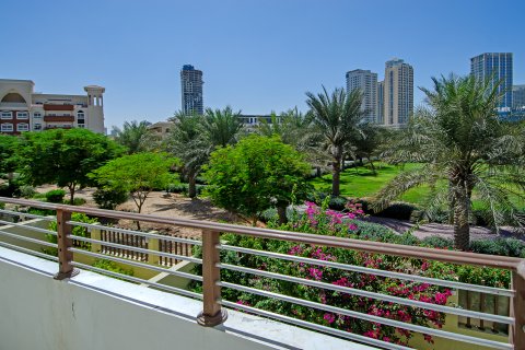 Villa in Jumeirah Village Circle, Dubai, UAE 3 bedrooms, 257.25 sq.m. № 751077 - photo 23