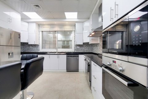 Villa in Jumeirah Village Circle, Dubai, UAE 3 bedrooms, 257.25 sq.m. № 751077 - photo 6