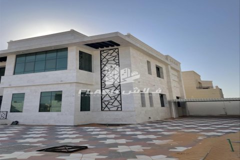 Vila di Ras Al Khaimah, UAE 5 bilik tidur, 929 meter persegi № 735251 - foto 3